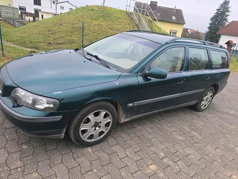 Gebraucht Volvo V70 200 PS (147 kW) 2000 Grün Kombi