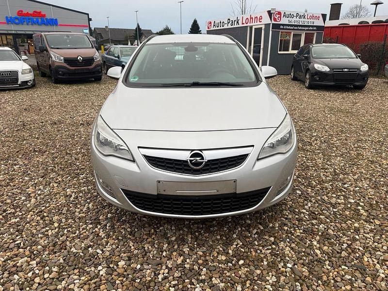 Gebraucht Opel Astra Selection 110 PS (80 kW) 2011 Silber Kombi