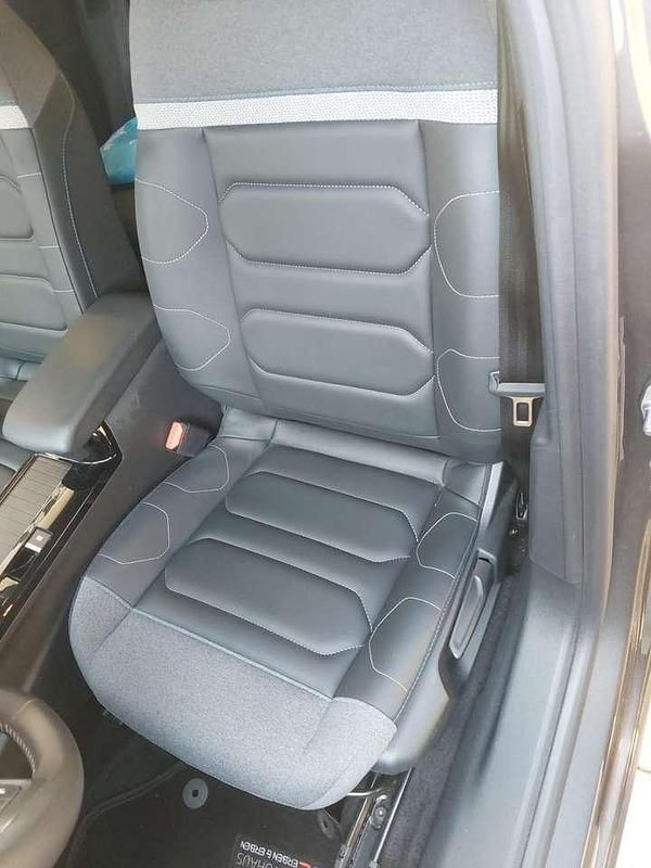 Gebraucht Citroën C4 PureTech 131 PS (96 kW) 2024 Grau SUV