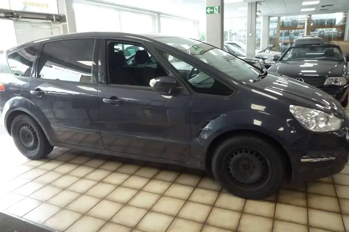 Gebraucht Ford S-MAX Champions Edition 163 PS (119 kW) 2013 Midnight skygrau metallic Van / Kleinbus