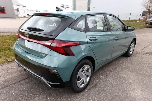 Neu Hyundai i20 Select 90 PS (66 kW) 2025 Mangrove green mineraleffekt mangrove green mineraleffekt Kleinwagen