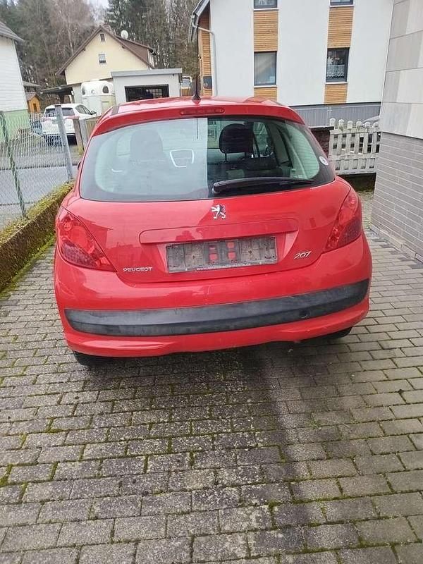 Gebraucht Peugeot 207 Urban Move 73 PS (53 kW) 2009 Limousine