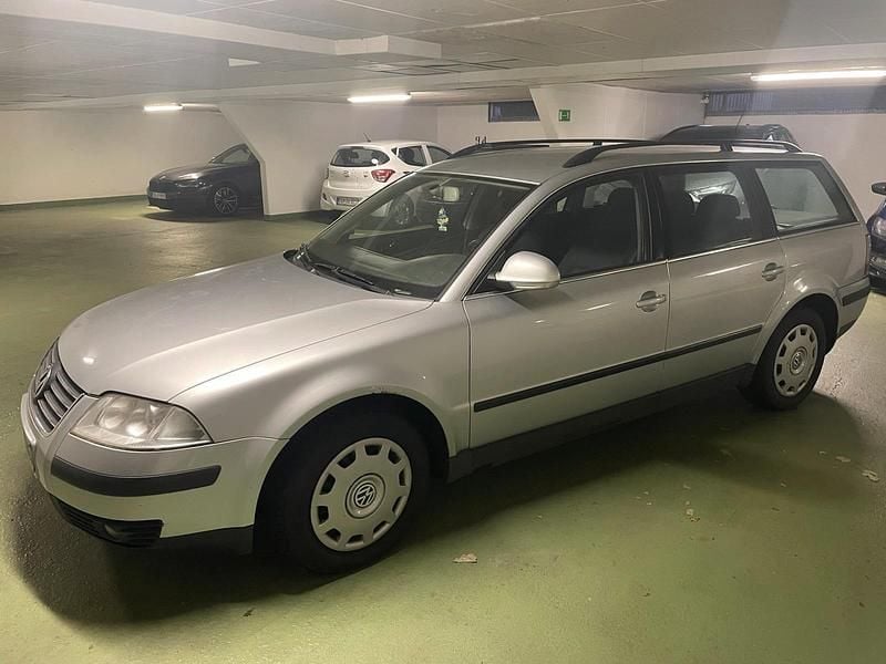 Silber Gebraucht 2005 VW Passat Kombi | 1.000 € (Superpreis) - Bild 1/4