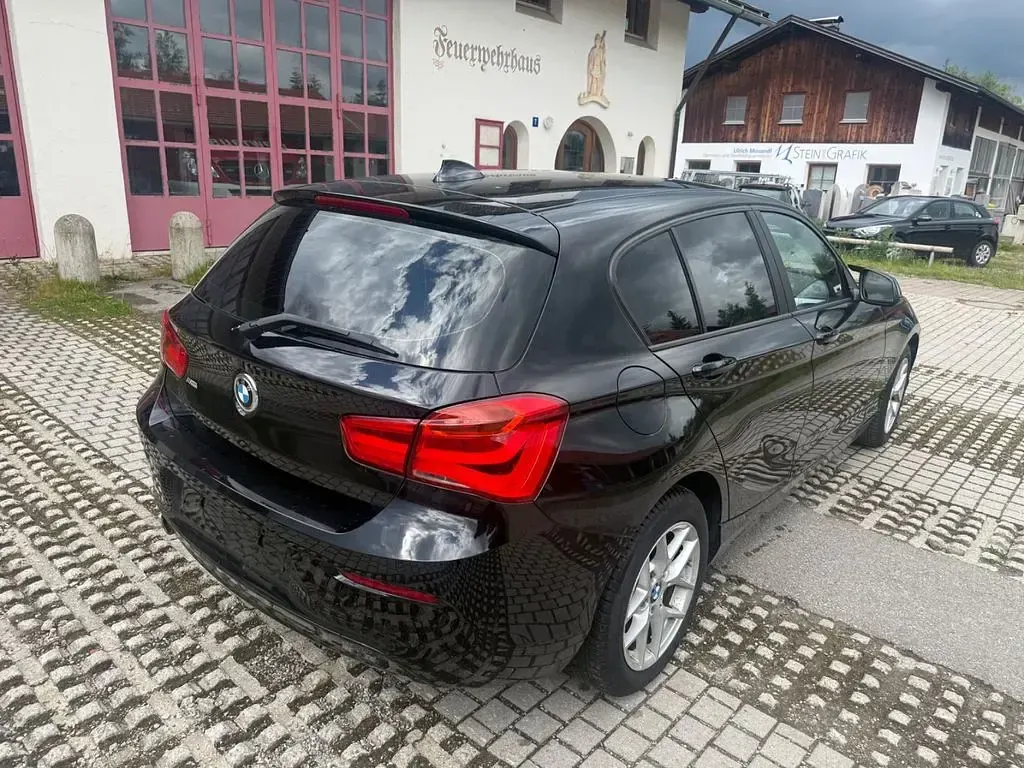 Gebraucht BMW 116 Advantage 116 PS (85 kW) 2017 Schwarz Kleinwagen