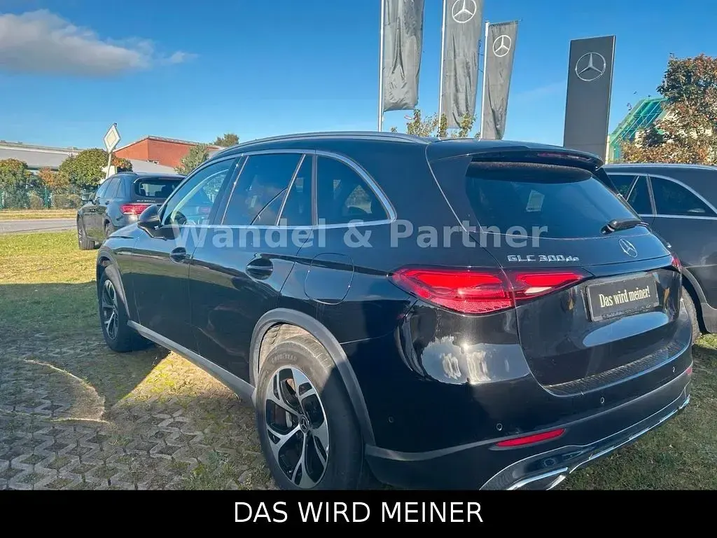 Gebraucht Mercedes GLC300 197 PS (144 kW) 2023 Schwarz SUV