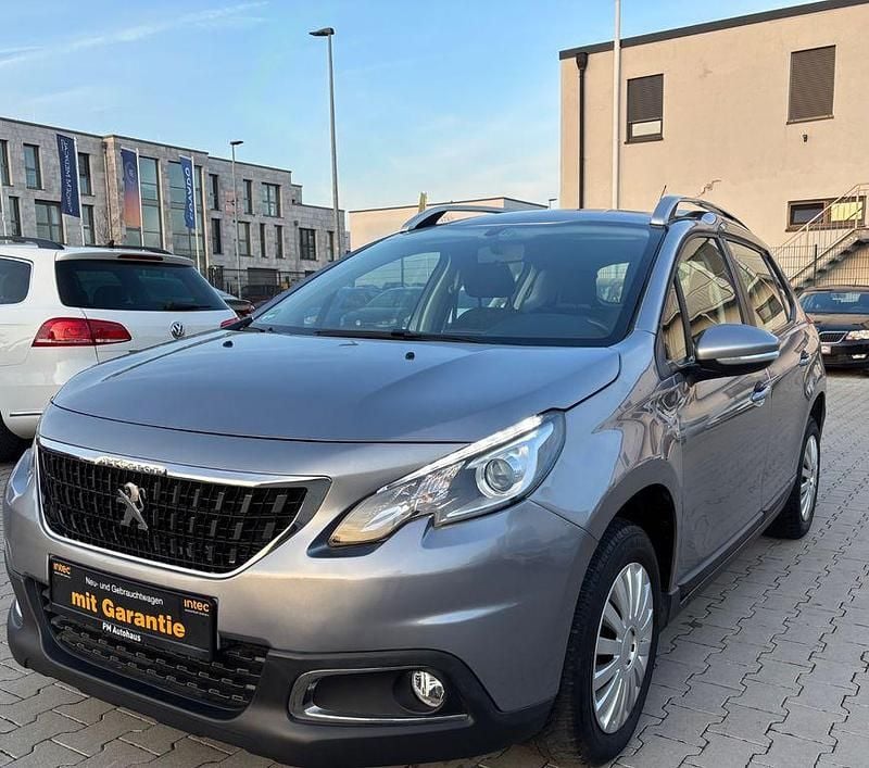 Gebraucht Peugeot 2008 Active 114 PS (83 kW) 2019 Gris artense SUV