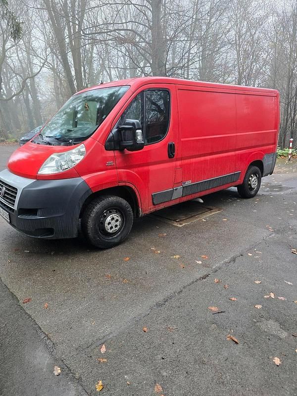 Gebraucht Fiat Ducato 130 PS (95 kW) 2013 Rot Van