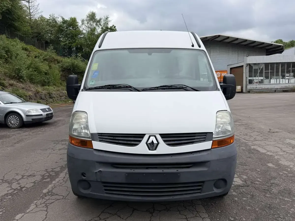 Używany Renault Master 120 KM (88 kW) 2009 Biały Minivan