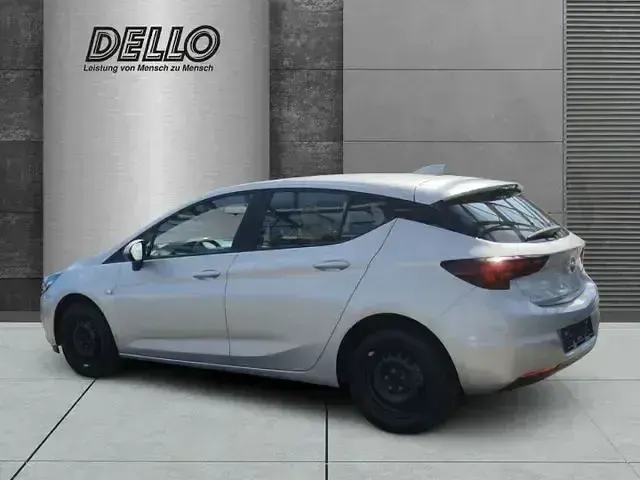Gebraucht Opel Astra Edition 125 PS (91 kW) 2017 Silber Limousine