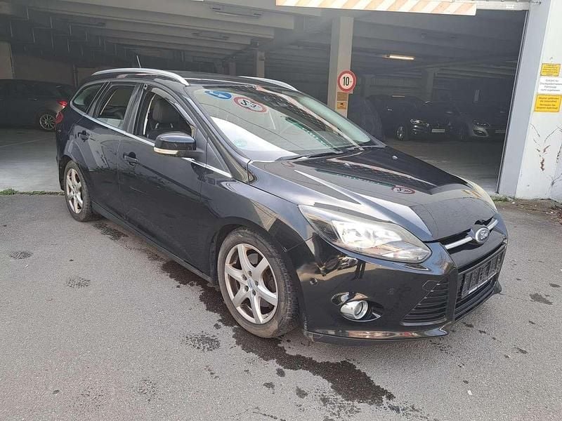 Gebraucht Ford Focus Titanium 182 PS (133 kW) 2011 Pantherschwarz metallic Kombi