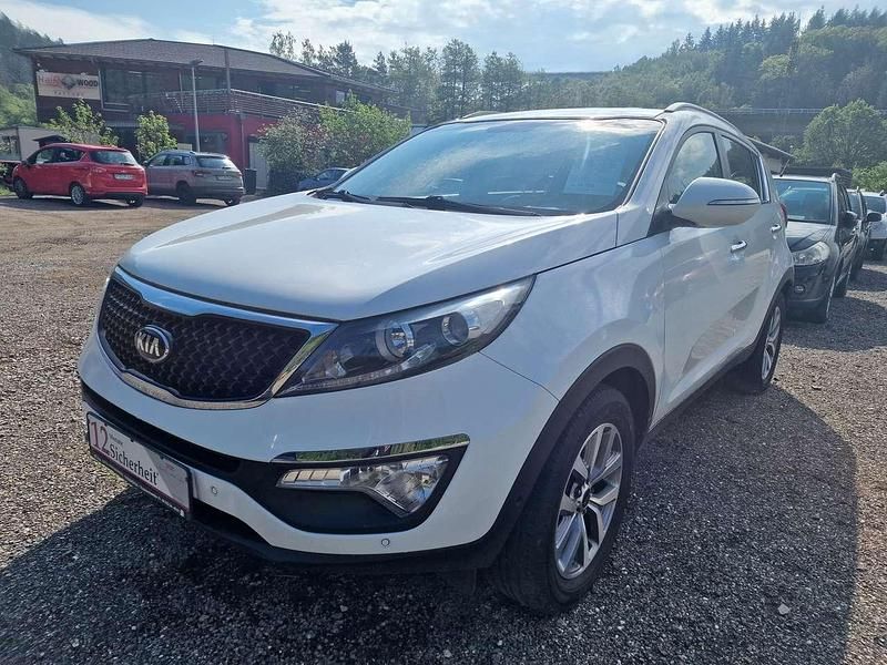 Gebraucht Kia Sportage DREAM-TEAM Edition 135 PS (99 kW) 2016 Deluxeweiss met. SUV