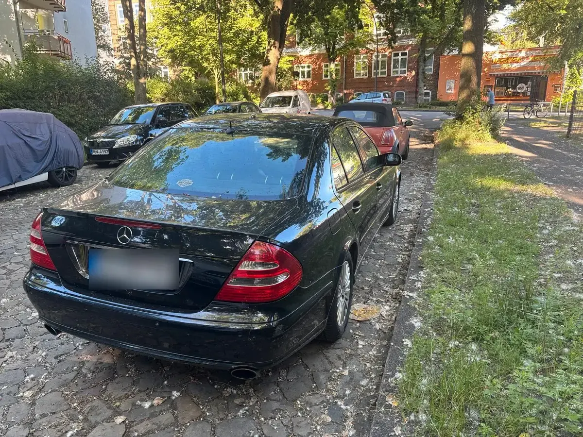 Gebraucht Mercedes E200 163 PS (119 kW) 2005 Schwarz Limousine
