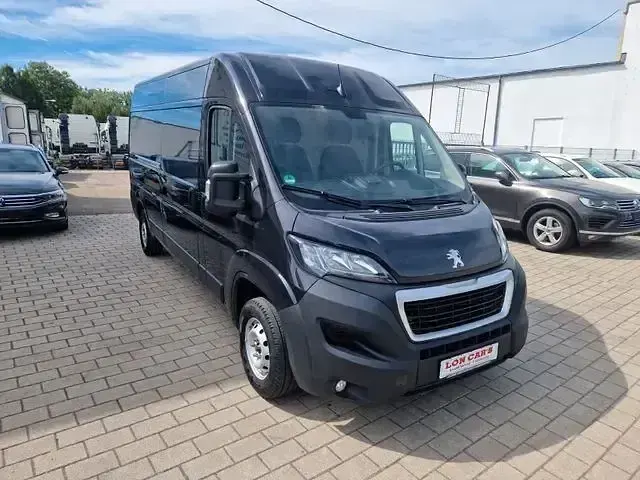 Gebraucht Peugeot Boxer Premium 243 PS (178 kW) 2022 Lackierung grau graphito/metal Van