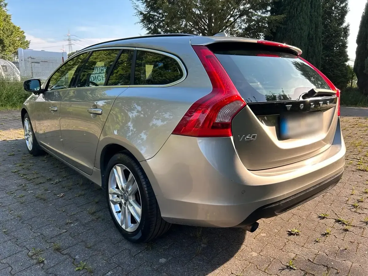 Gebraucht Volvo V60 163 PS (119 kW) 2012 Grau Kombi