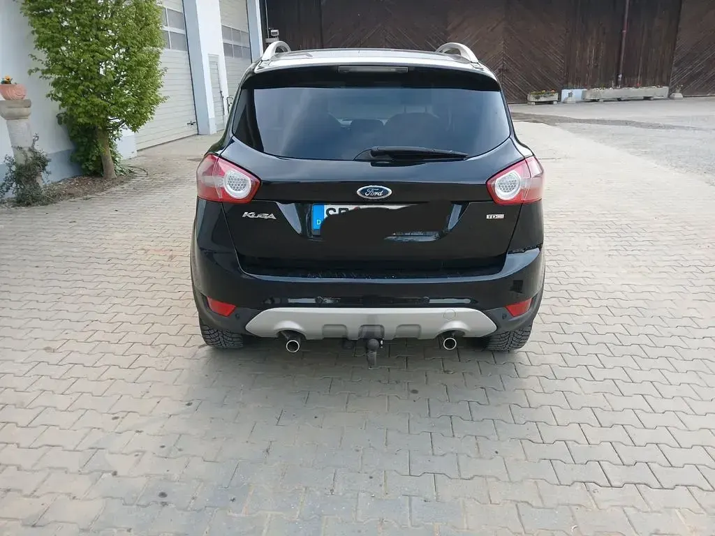 Używany Ford Kuga Trend 140 KM (102 kW) 2010 Czarny SUV