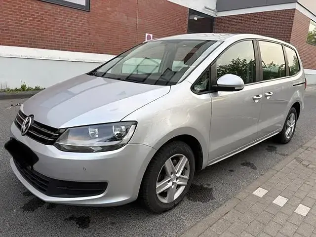 Gebraucht VW Sharan 140 PS (102 kW) 2015 Silber Van / Kleinbus