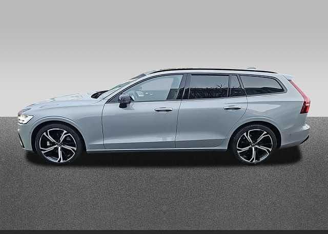 Gebraucht Volvo V60 145 PS (106 kW) 2025 Kombi