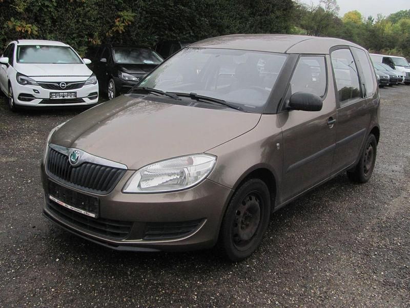 Braun Gebraucht 2012 Skoda Roomster Kombi | 1.990 € (Guter Preis) - Bild 1/4