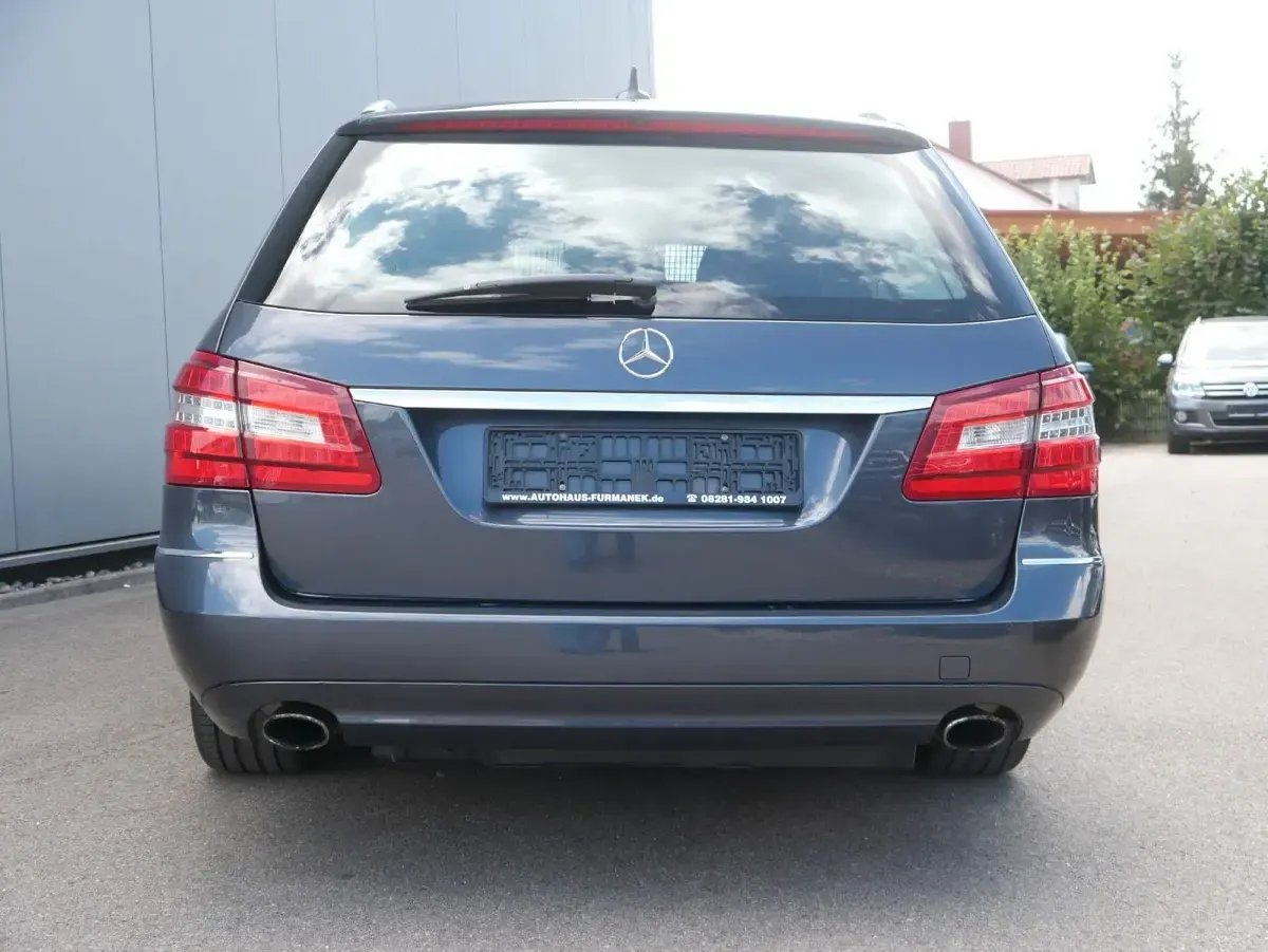Gebraucht Mercedes E300 Avantgarde 204 PS (150 kW) 2010 Grau Kombi