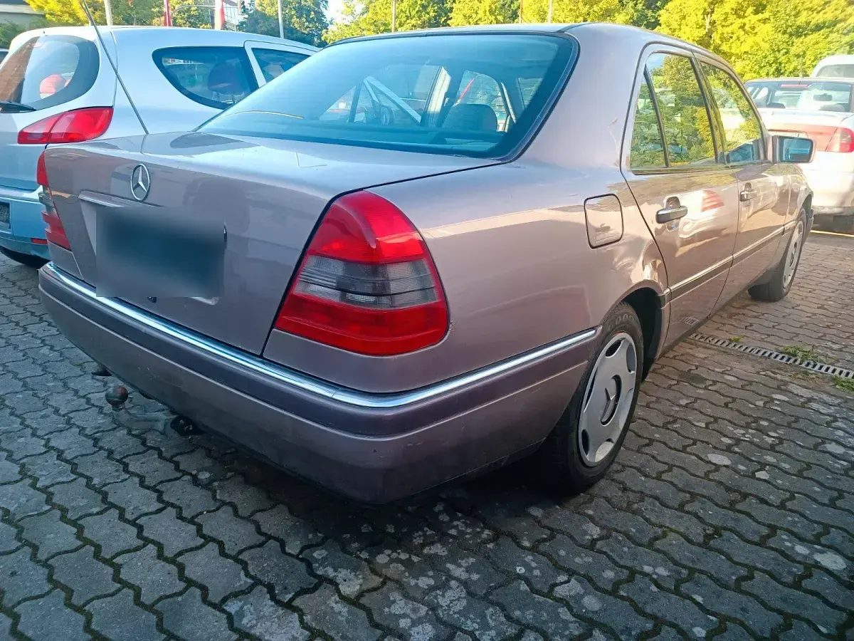 Gebraucht Mercedes C250 Elegance 116 PS (85 kW) 1993 Gold Limousine