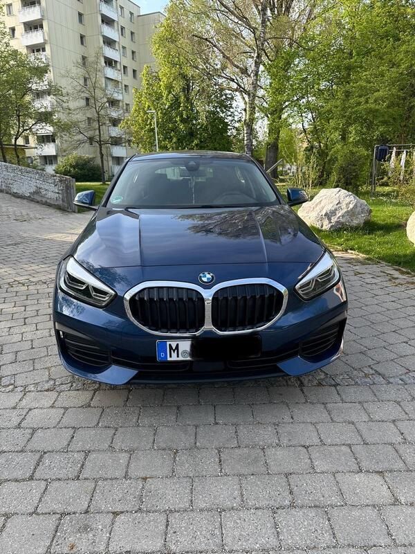 Blau Gebraucht 2022 BMW 116 Kleinwagen | 22.100 € (Fairer Preis) - Bild 1/4