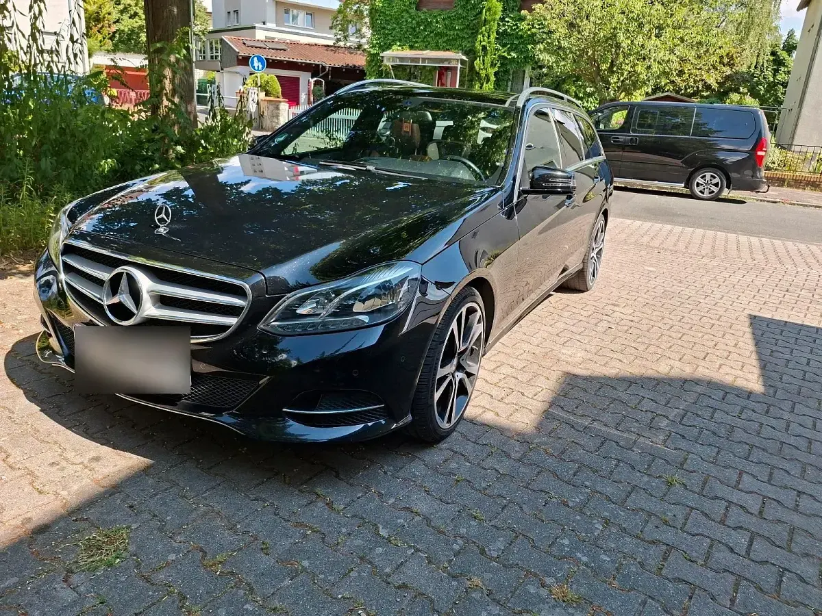 Gebraucht Mercedes E220 170 PS (125 kW) 2013 Schwarz Kombi