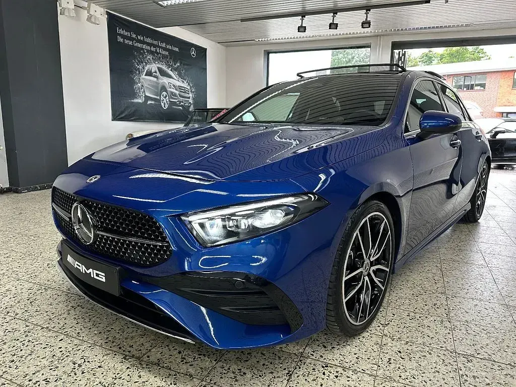 Gebraucht Mercedes A220 AMG line 190 PS (139 kW) 2025 Blau Limousine