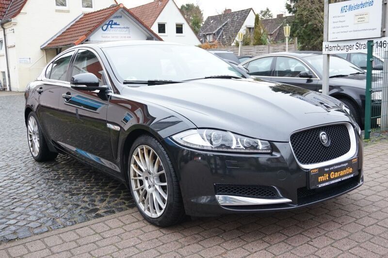 Schwarz Gebraucht 2013 Jaguar XF Limousine | 11.990 € (Etwas zu teuer) - Bild 1/4