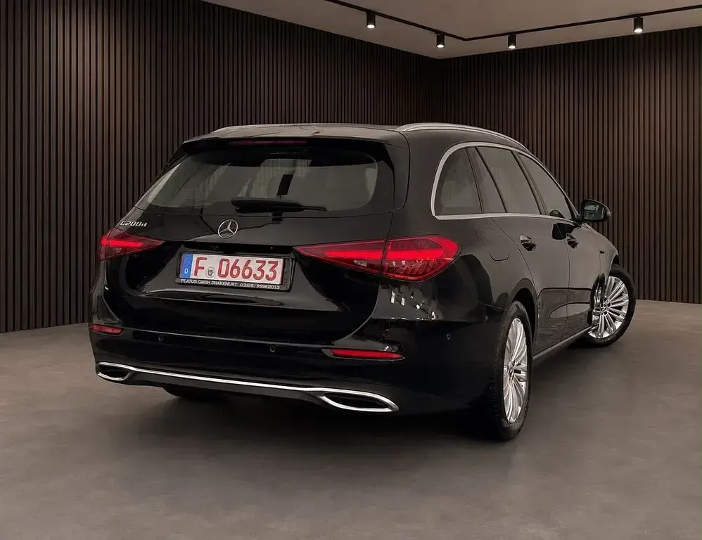 Gebraucht Mercedes C200 163 PS (119 kW) 2022 Schwarz Limousine