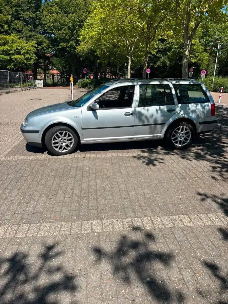 Gebraucht VW Golf IV 101 PS (74 kW) 2006 Silber Kombi