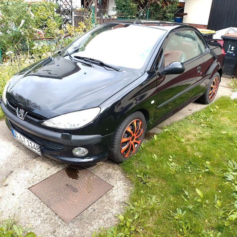 Schwarz Gebraucht 2003 Peugeot 206 CC Cabrio | 2.300 € (Fairer Preis) - Bild 1/4