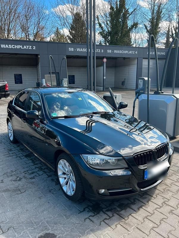 Gebraucht BMW 325 204 PS (150 kW) 2010 Limousine
