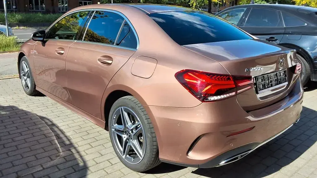 Gebraucht Mercedes A250 AMG line 160 PS (117 kW) 2022 Gold Limousine