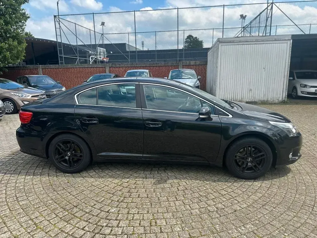 Gebraucht Toyota Avensis 150 PS (110 kW) 2012 Schwarz Limousine