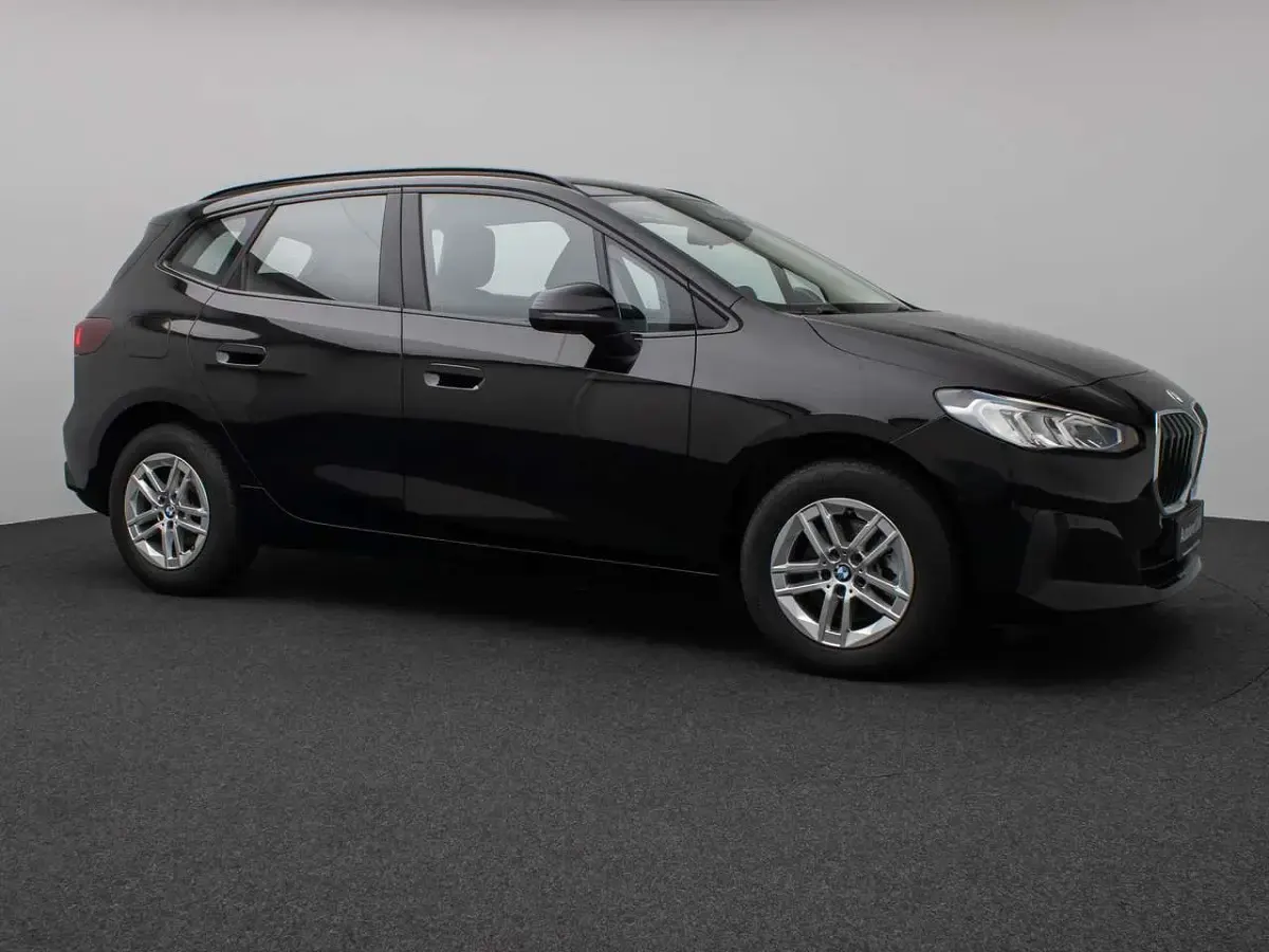 Gebraucht BMW 216 122 PS (89 kW) 2025 Schwarz 2668 Coupé