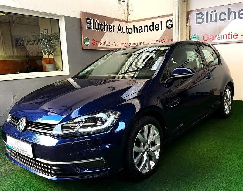 Blau Gebraucht 2017 VW Golf VII Highline Limousine | 14.950 € (Superpreis) - Bild 1/4