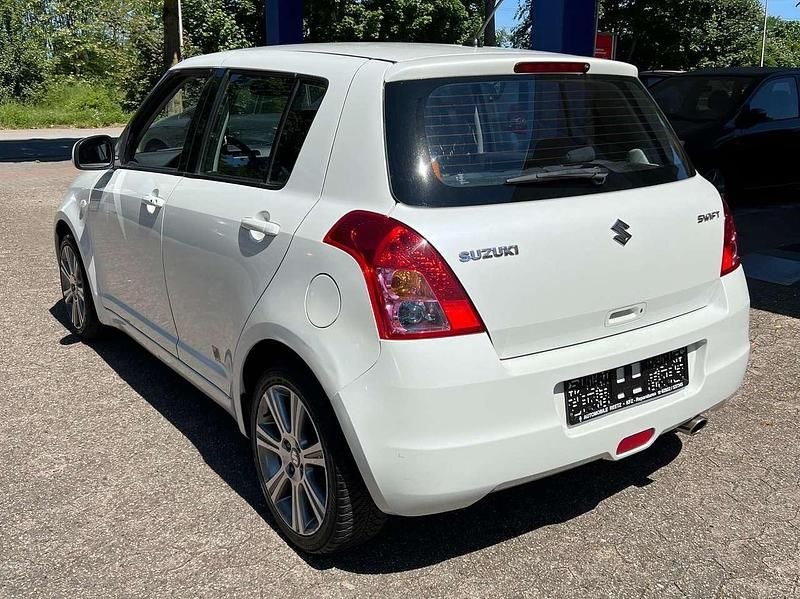 Gebraucht Suzuki Swift 92 PS (67 kW) 2008 Weiß Kleinwagen