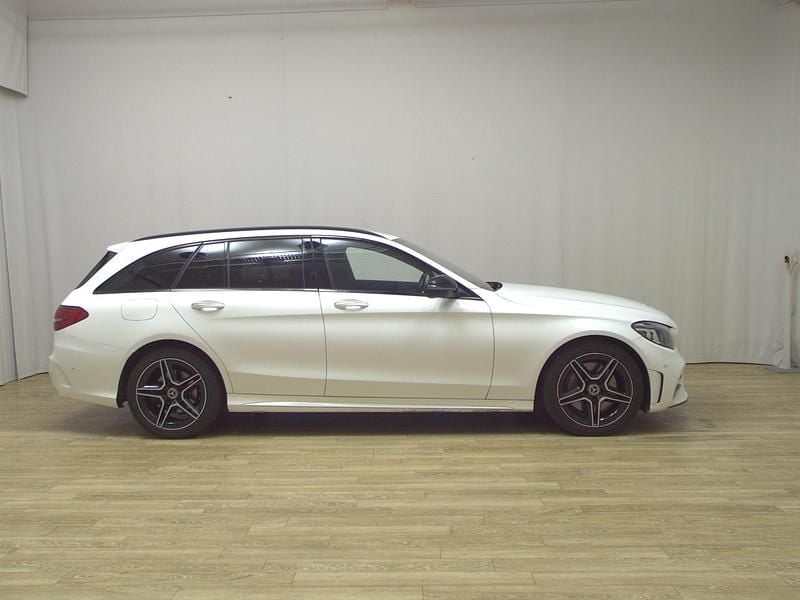 Weiss Gebraucht 2020 Mercedes C400 AMG line Limousine | 28.580 € (Superpreis) - Bild 1/4
