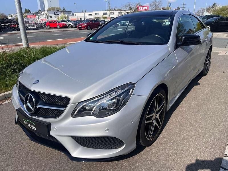 Gebraucht Mercedes E220 AMG line 170 PS (125 kW) 2017 Iridiumsilber Coupé