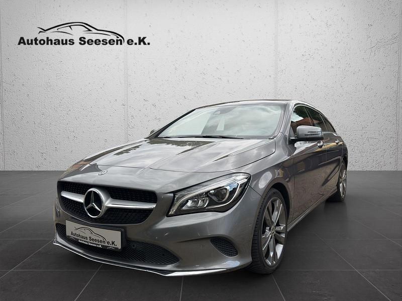 Gebraucht Mercedes CLA180 Shooting Brake 122 PS (89 kW) 2017 Grau Kombi