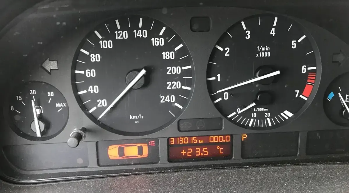 Gebraucht BMW 525 192 PS (141 kW) 2001 Schwarz Kombi