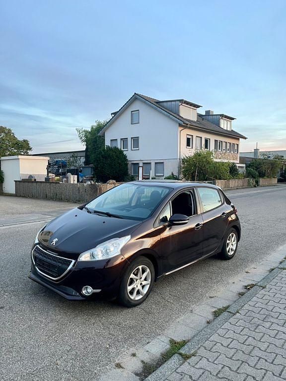 Braun Gebraucht 2012 Peugeot 208 Kleinwagen | 4.099 € (Fairer Preis) - Bild 1/4