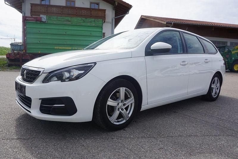 Weiß Gebraucht 2019 Peugeot 308 Active Kombi | 8.300 € (Guter Preis) - Bild 1/4