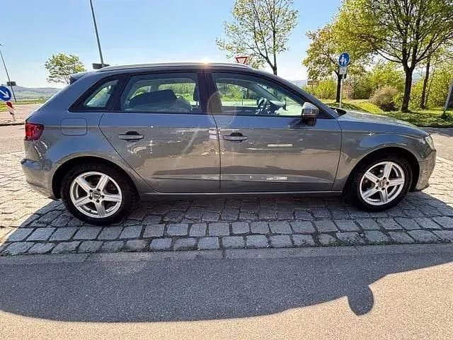 Second-hand Audi A3 Ambiente 176 CP (129 kW) 2014 Gri Berlinǎ