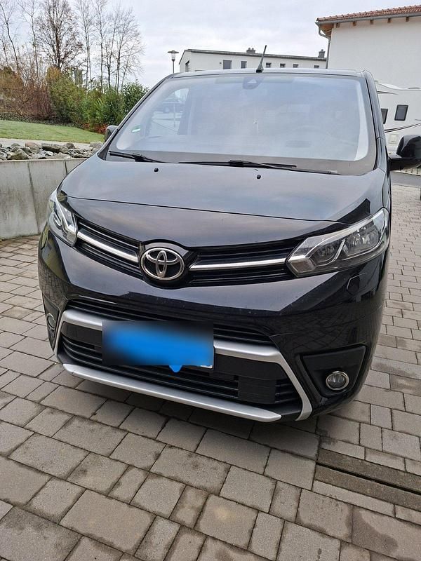 Gebraucht Toyota Proace Verso Comfort 150 PS (110 kW) 2018 Schwarz Kombi