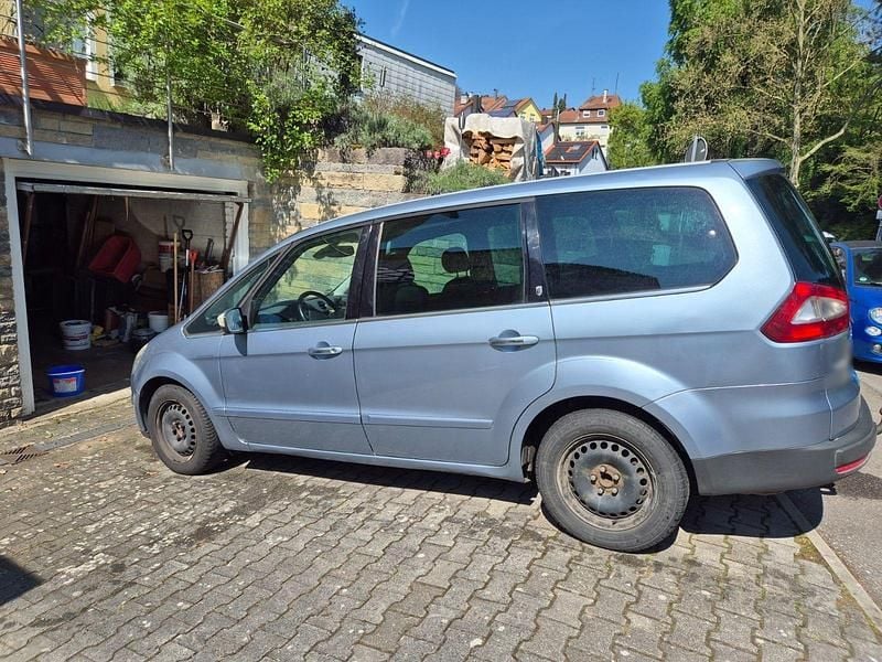 Gebraucht Ford Galaxy Ghia 140 PS (102 kW) 2007 Silber Van / Kleinbus