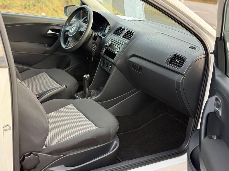 Gebraucht VW Polo Trendline 60 PS (44 kW) 2010 Weiß Kleinwagen