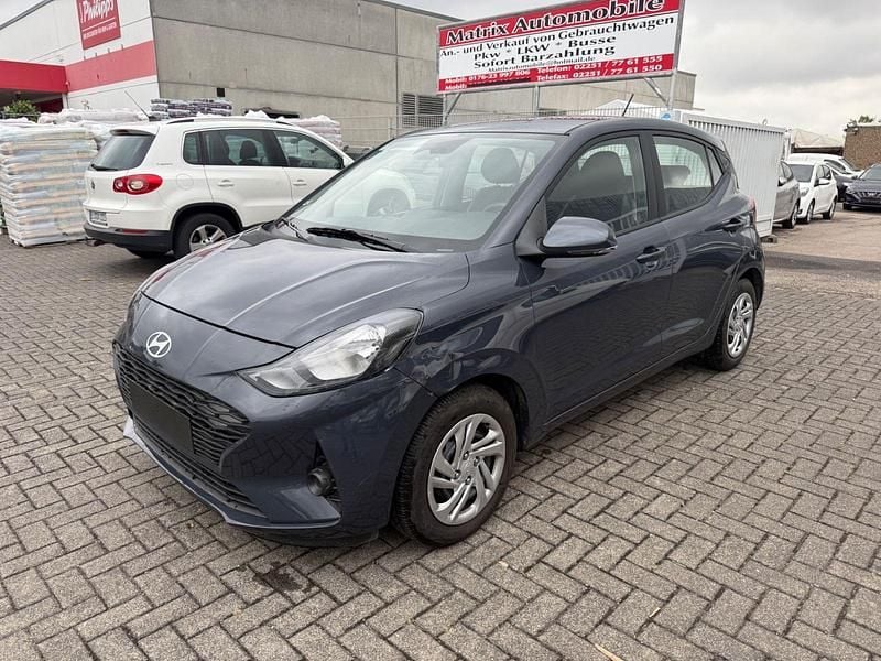 Schwarz Gebraucht 2024 Hyundai i10 Trend Kleinwagen | 12.999 € (Superpreis) - Bild 1/4