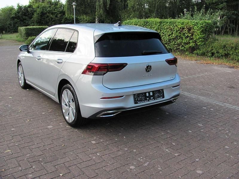 Gebraucht VW Golf VII Style 150 PS (110 kW) 2020 Silber Limousine