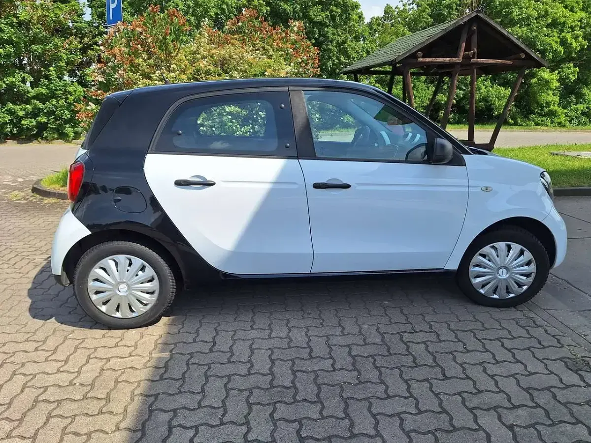 Gebraucht Smart ForFour 71 PS (52 kW) 2018 Weiß Kleinwagen